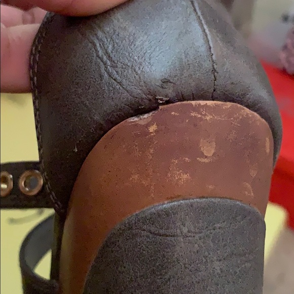 Heels - Picture 2 of 3